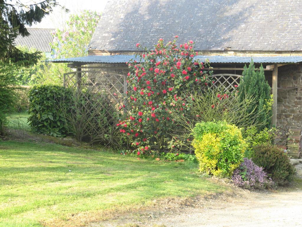 Chambres d'hôtes La Pinderie Val-Couesnon Exterior foto